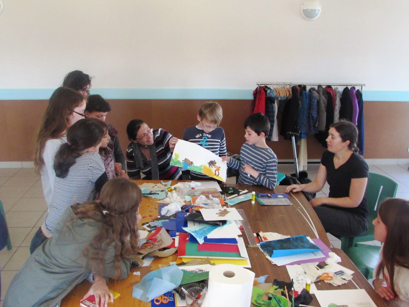 Atelier de création plastique avec des enfants